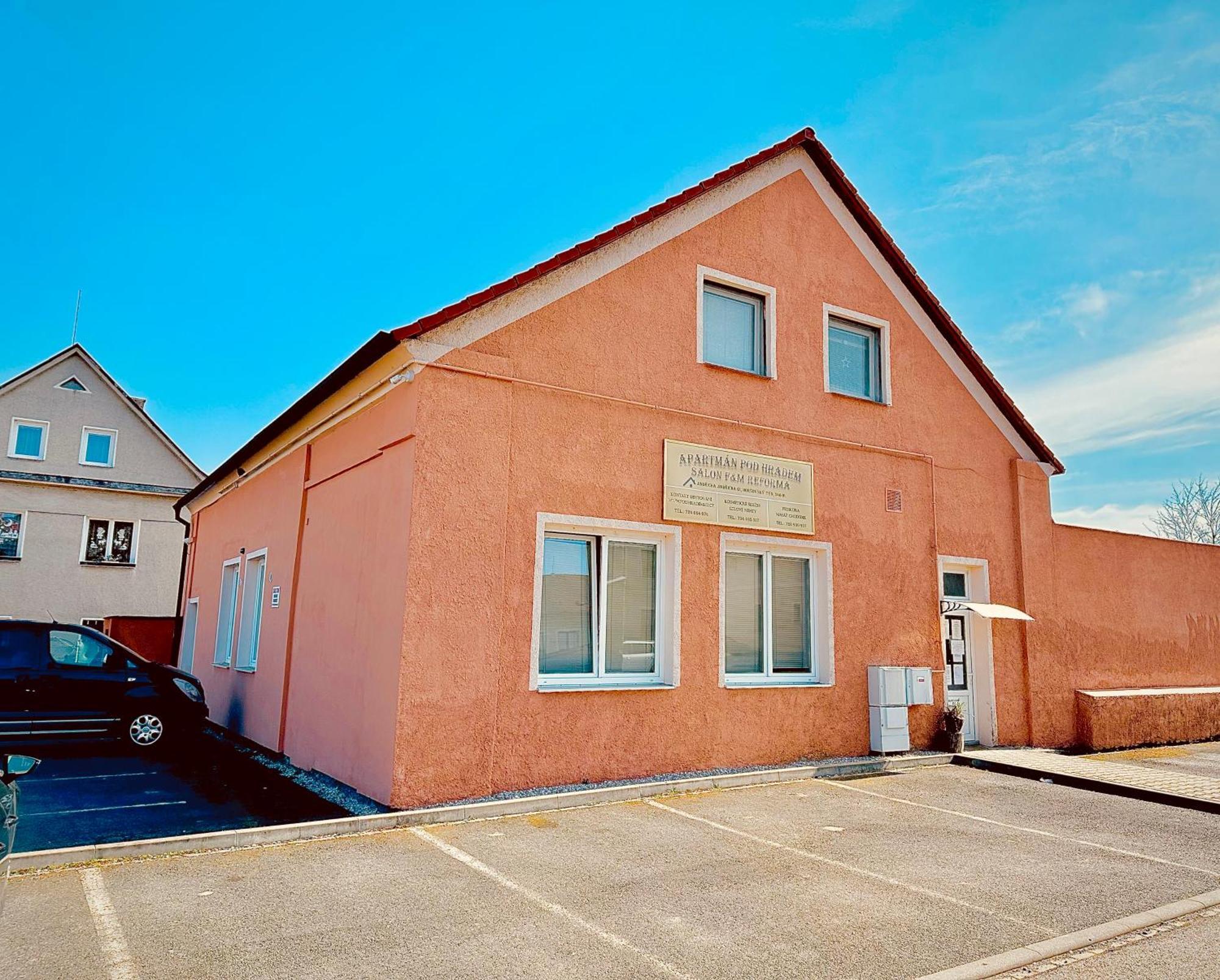 Apartman Pod Hradem Horsovsky Tyn Exterior photo